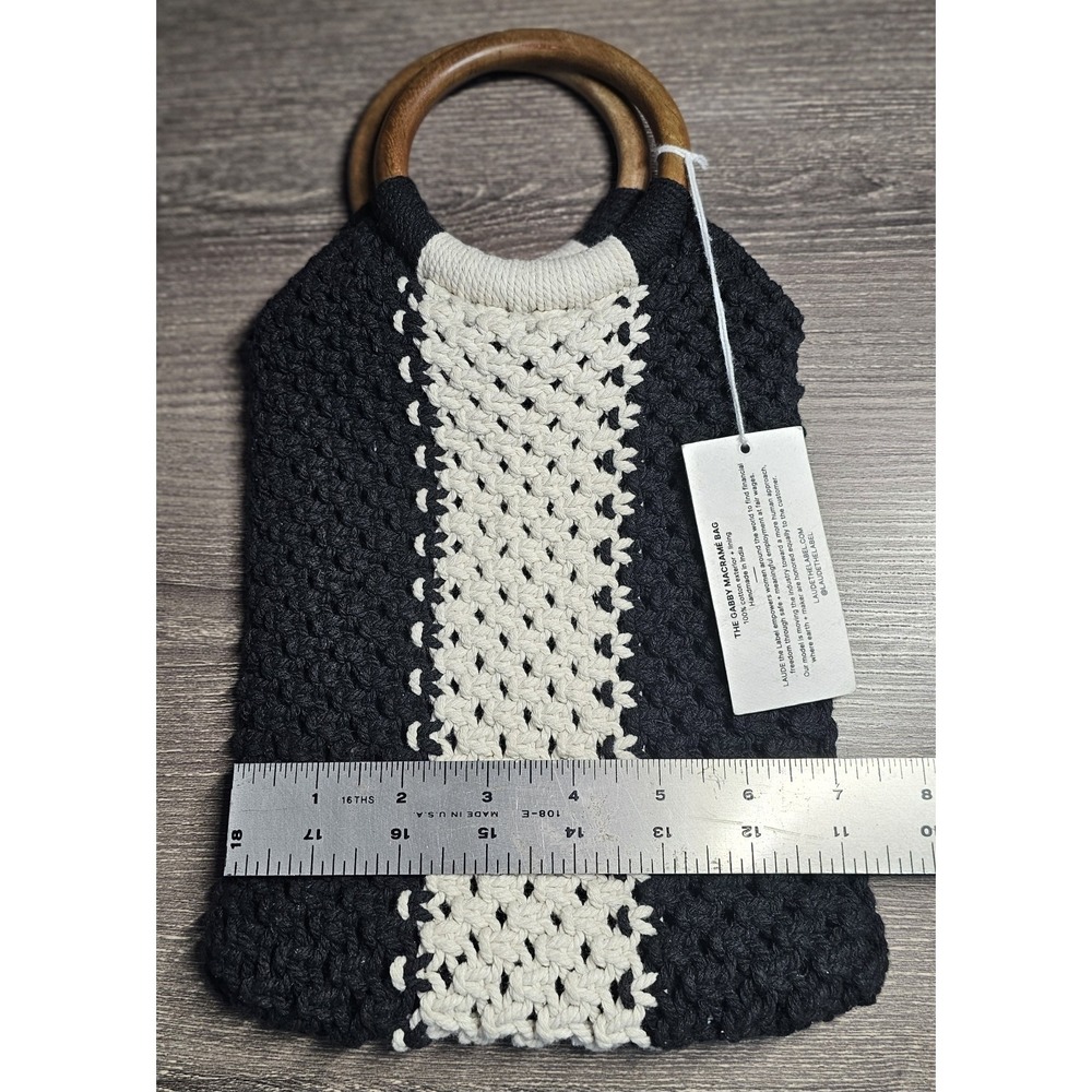 Boho NWT "Laude the Label" crocheted blk/white bag w/ wooden round handle - Picture 2 of 5